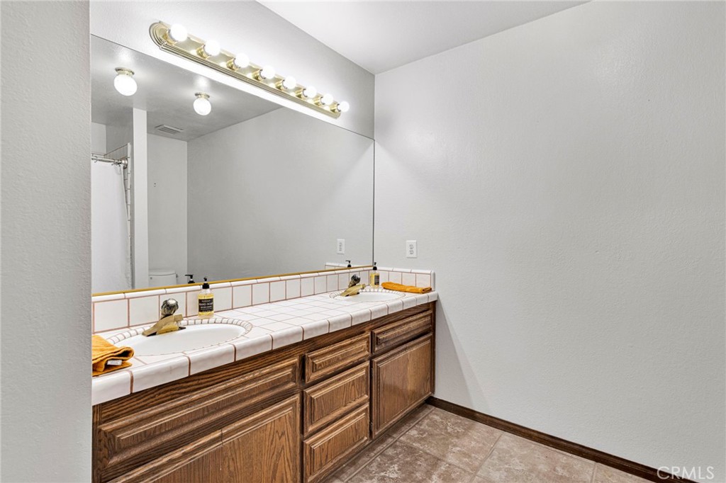 14942 Riverside Drive Property Photo 32