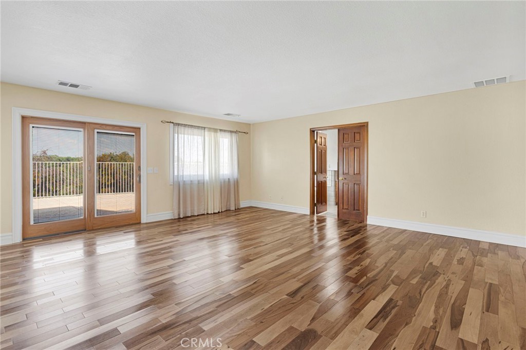 14942 Riverside Drive Property Photo 42