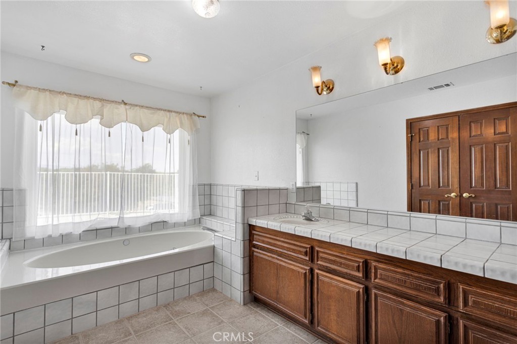 14942 Riverside Drive Property Photo 48