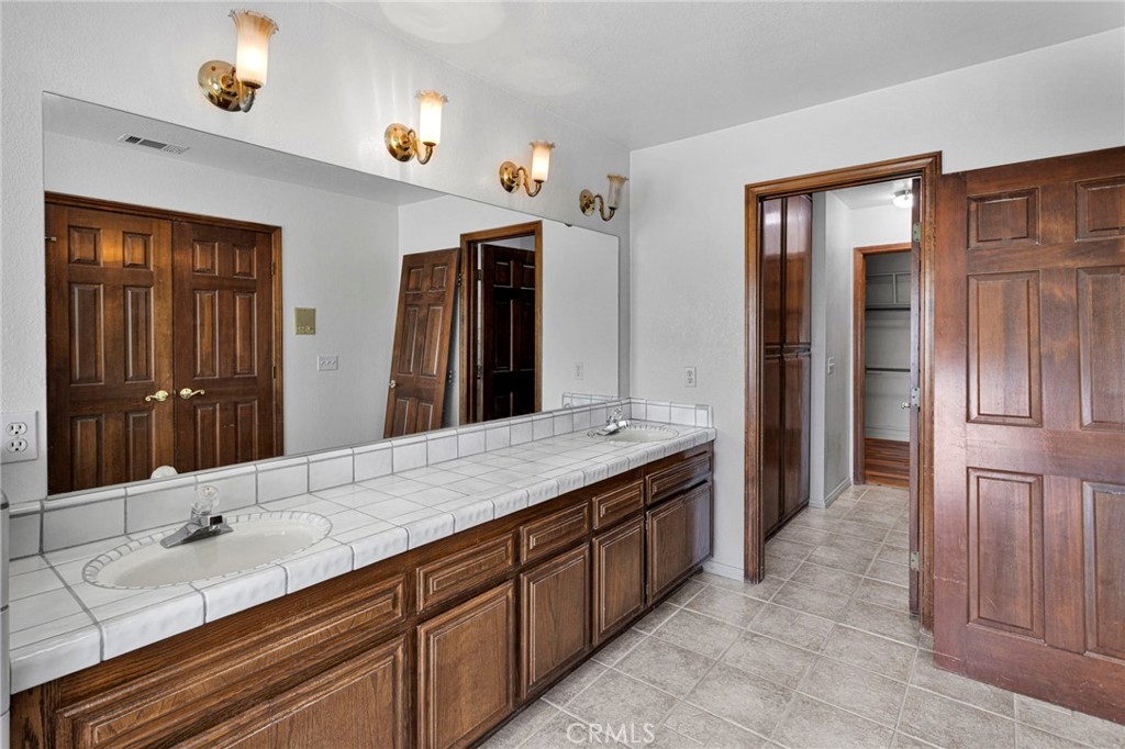 14942 Riverside Drive Property Photo 50