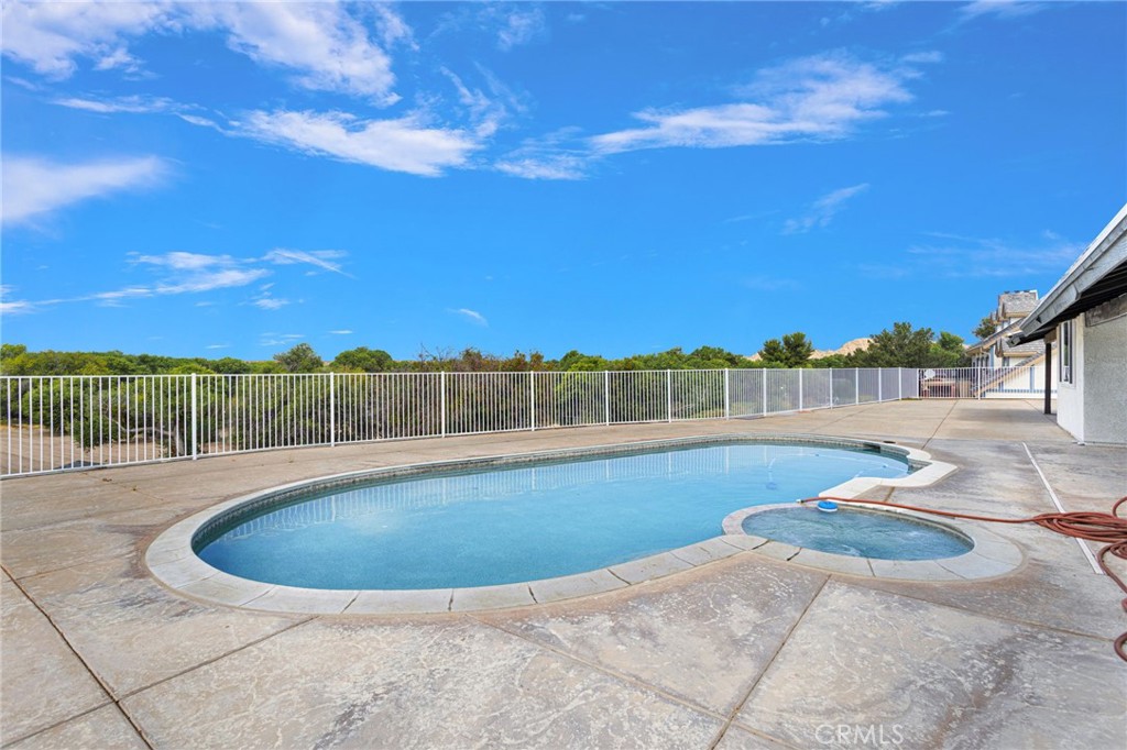 14942 Riverside Drive Property Photo 52