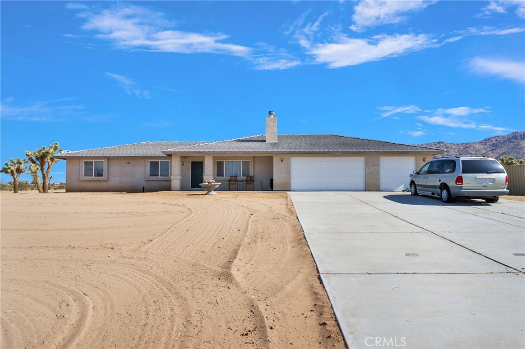23520 Pala Property Photo 3