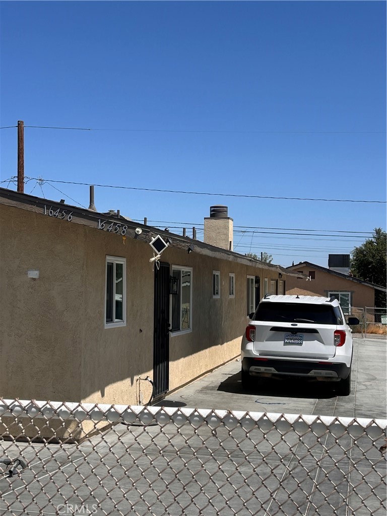 16458 Spruce Property Photo 1