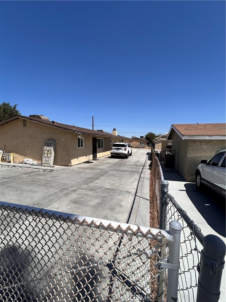 16458 Spruce Property Photo 2