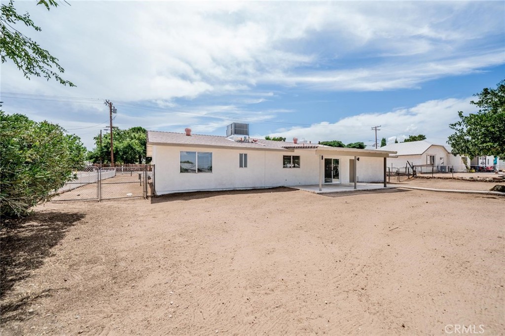 14850 Riverside Street Property Photo 22