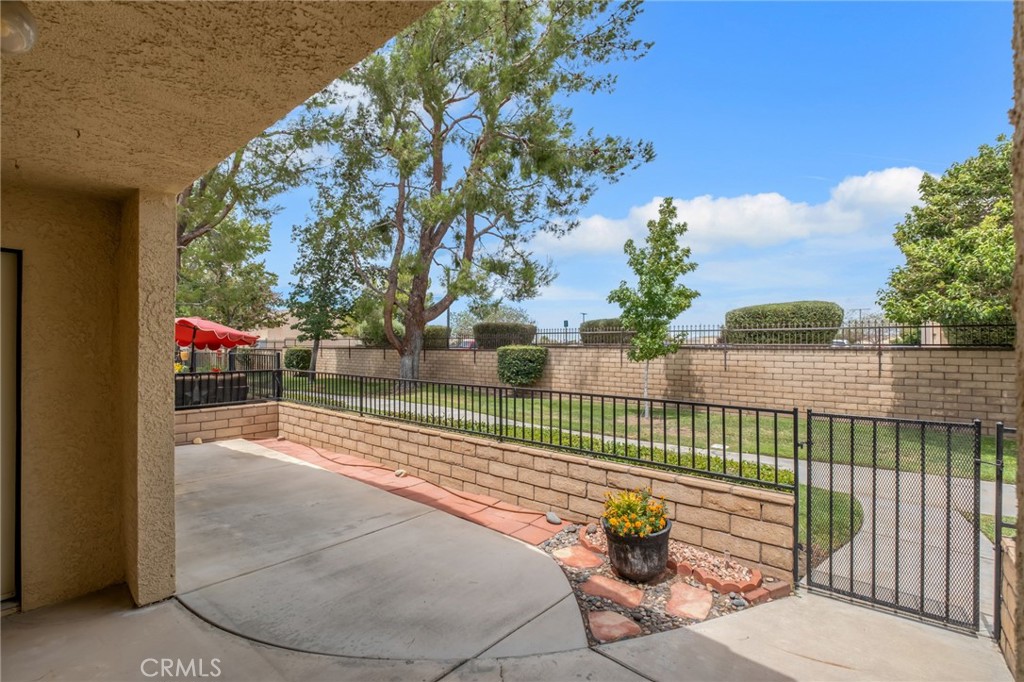19064 Elm Drive Property Photo 2