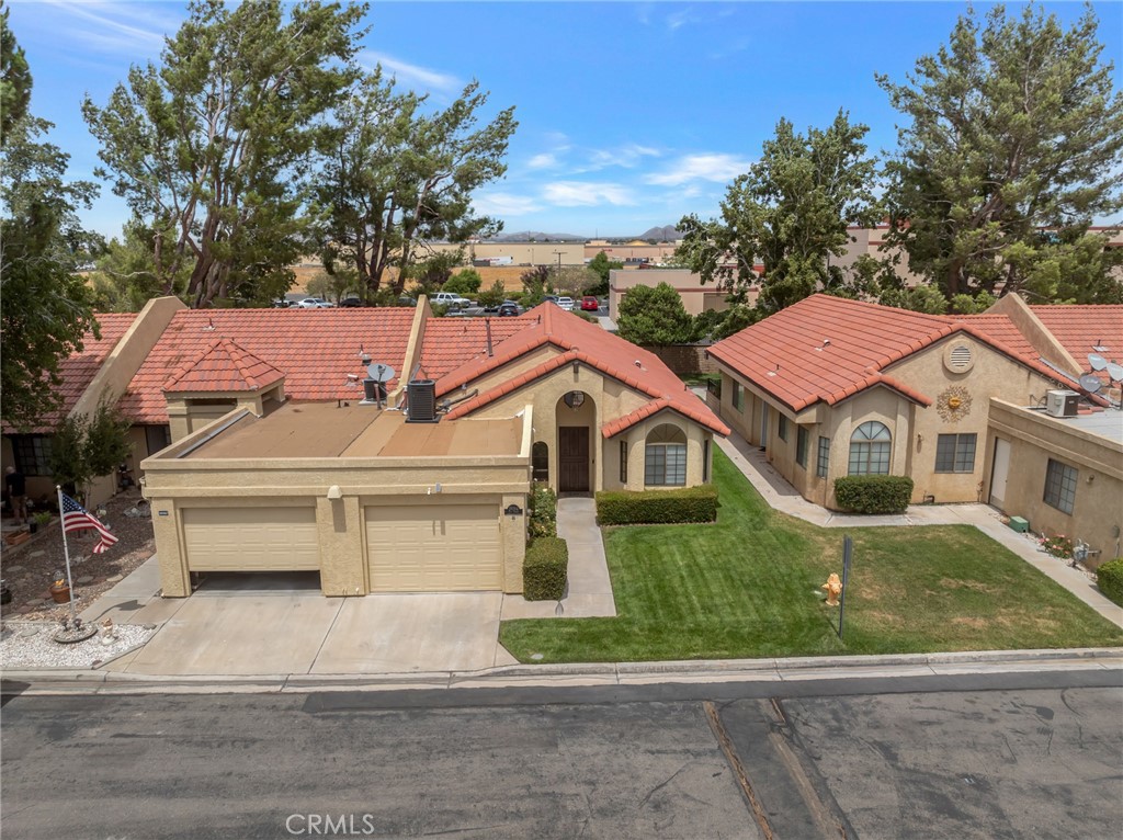 19064 Elm Drive Property Photo 4