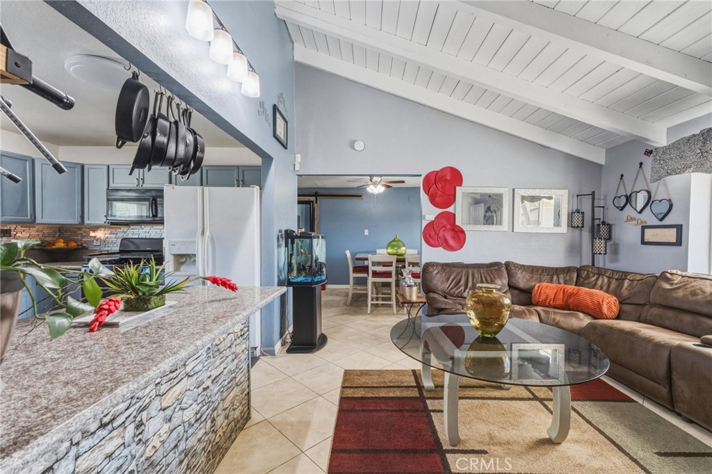 9172 Jacaranda Property Photo 8