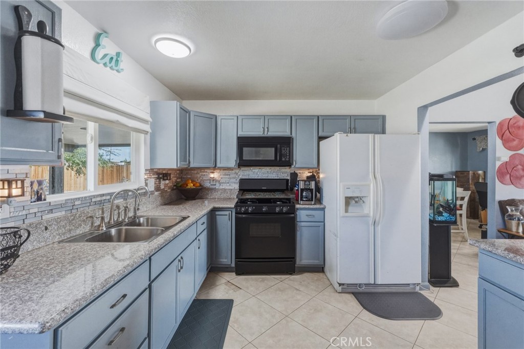 9172 Jacaranda Property Photo 11