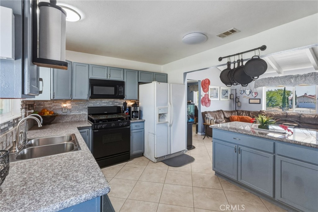9172 Jacaranda Property Photo 13