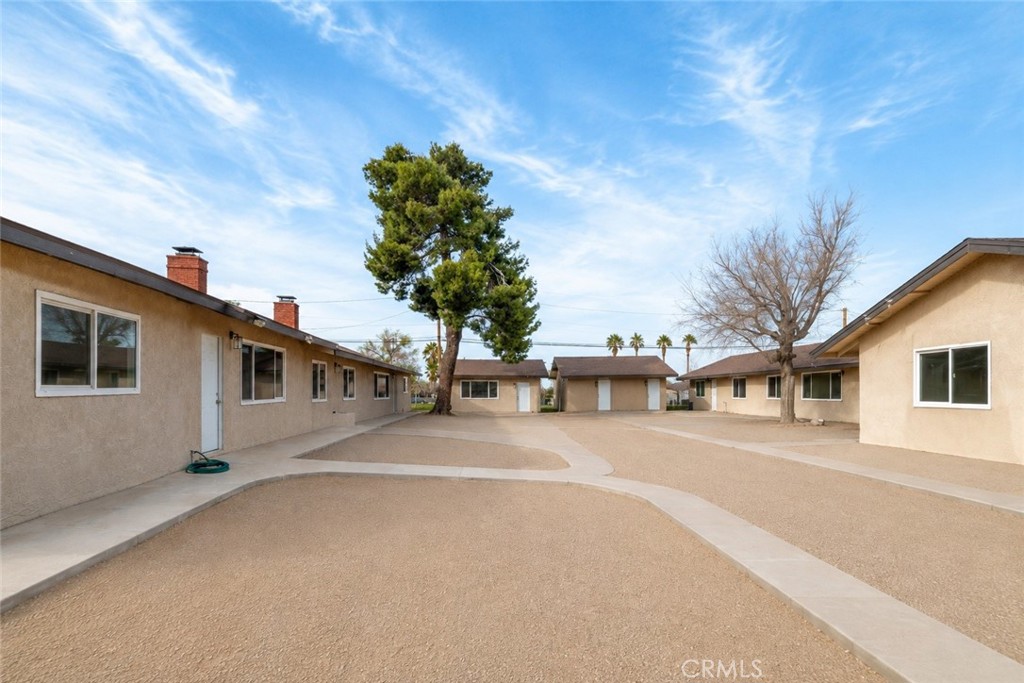 16020 Juniper Property Photo 3