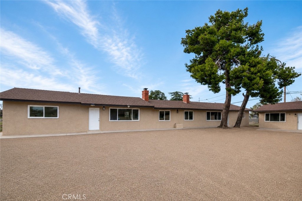 16020 Juniper Property Photo 5