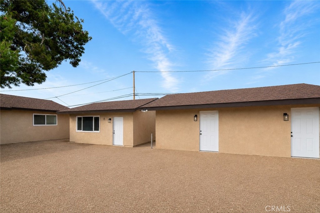 16020 Juniper Property Photo 8
