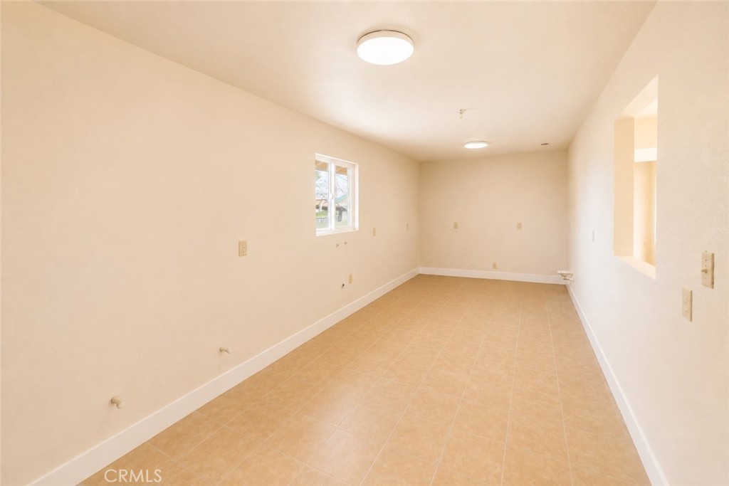 16020 Juniper Property Photo 22