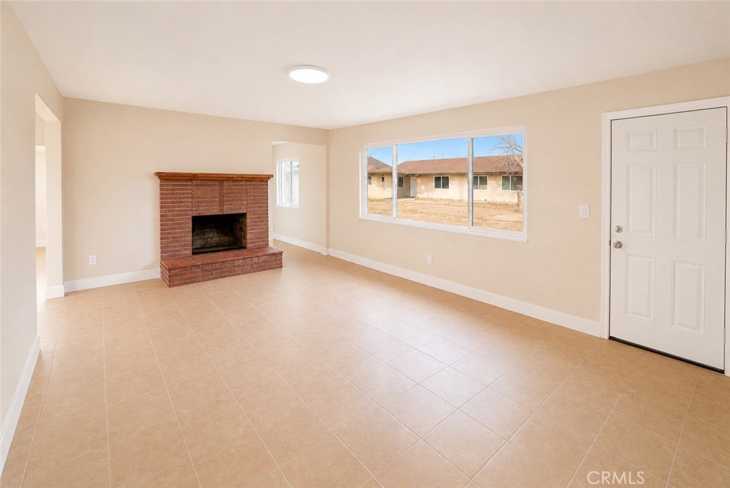 16020 Juniper Property Photo 28