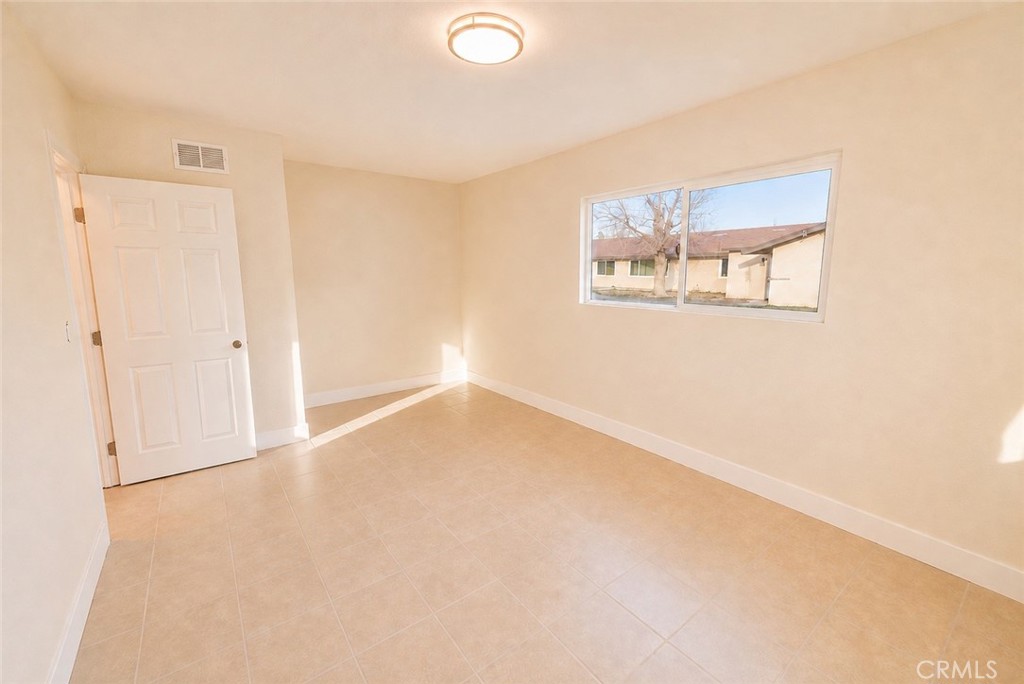 16020 Juniper Property Photo 31