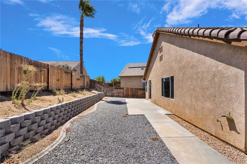13271 Via Robles Property Photo 6