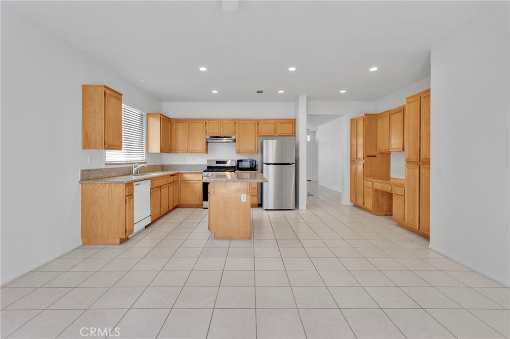 13271 Via Robles Property Photo 17