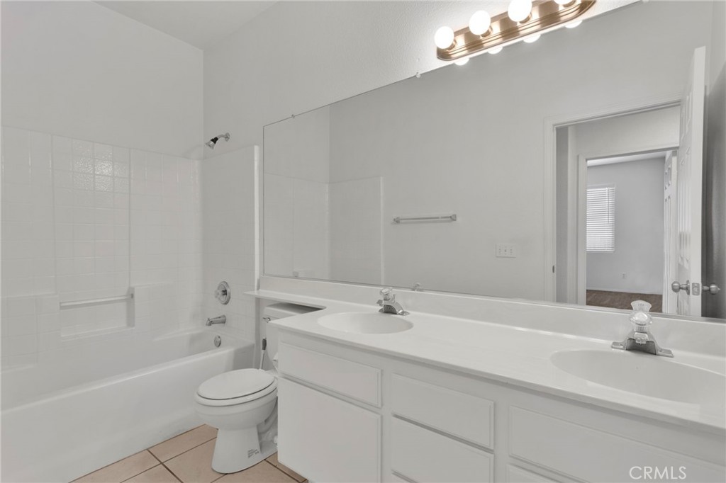 13271 Via Robles Property Photo 31
