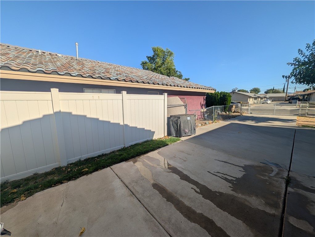 16410 Smoke Tree Property Photo 5