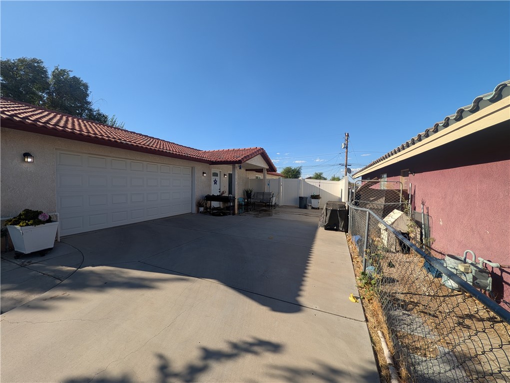 16410 Smoke Tree Property Photo 8