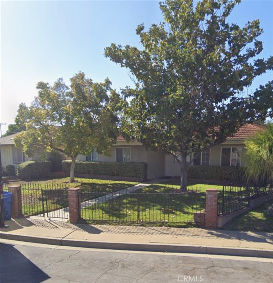 1915 Ervilla Place Property Photo 1