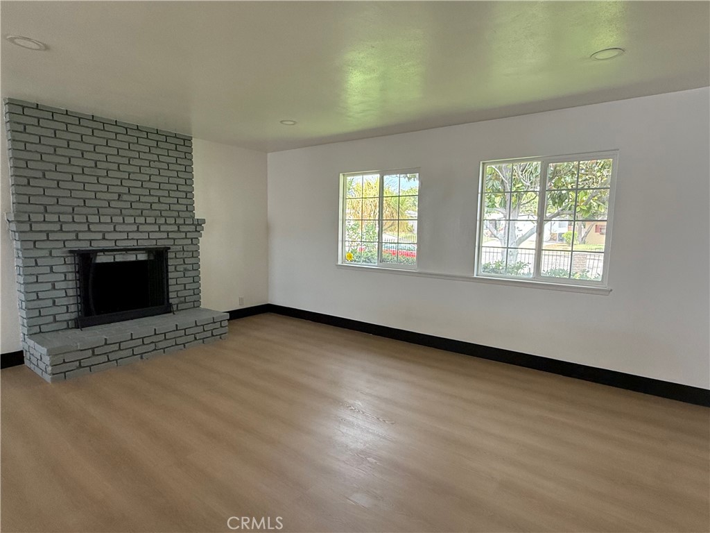 1915 Ervilla Place Property Photo 2