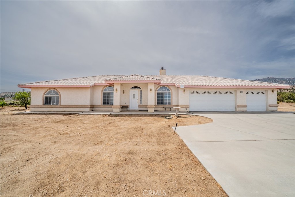 8767 Silver Rock Property Photo 2