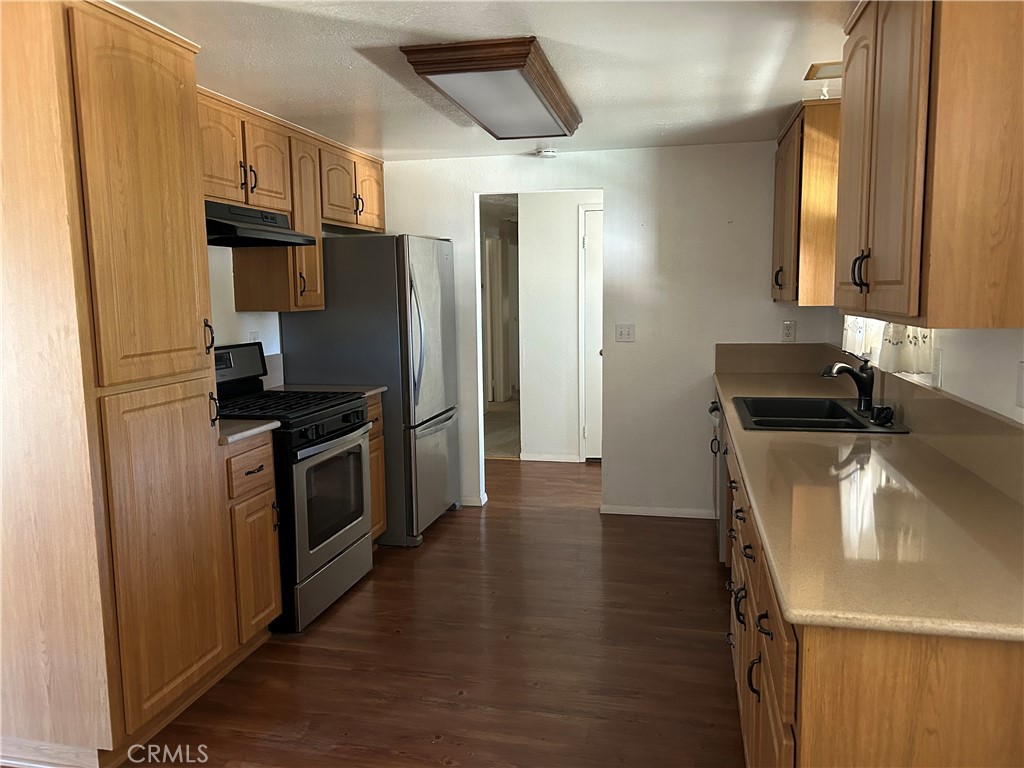 17035 Deodar Property Photo 5
