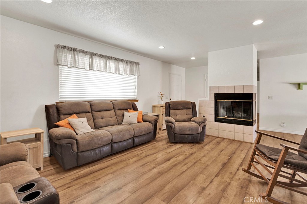 9515 Yucca Street Property Photo 7