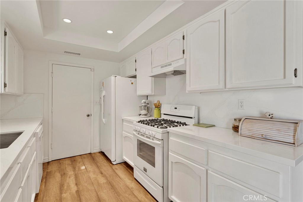 9515 Yucca Street Property Photo 14