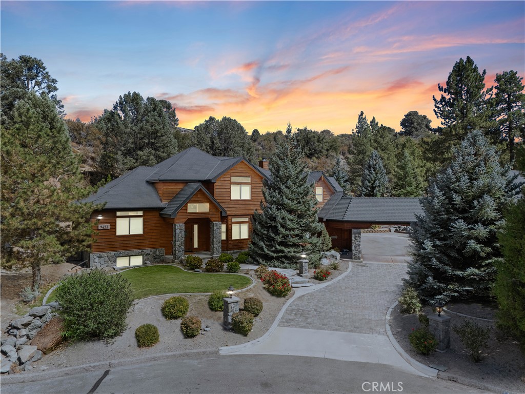 2473 Interlaken Court Property Photo 6
