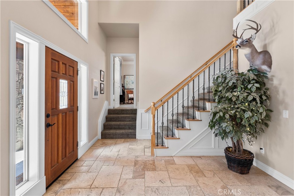 2473 Interlaken Court Property Photo 12