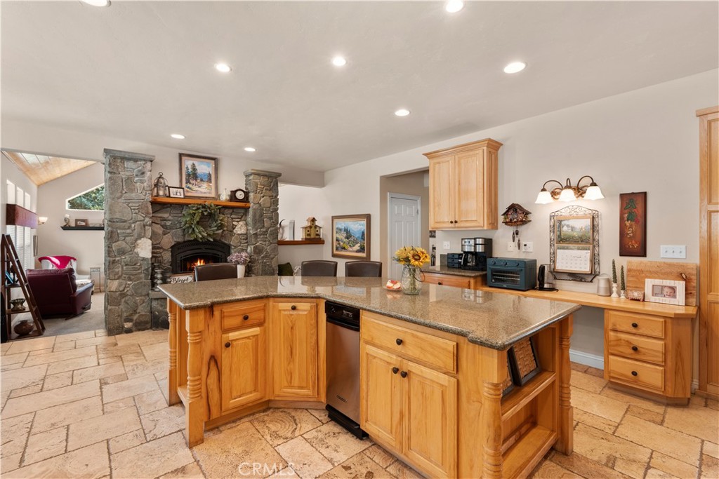 2473 Interlaken Court Property Photo 19