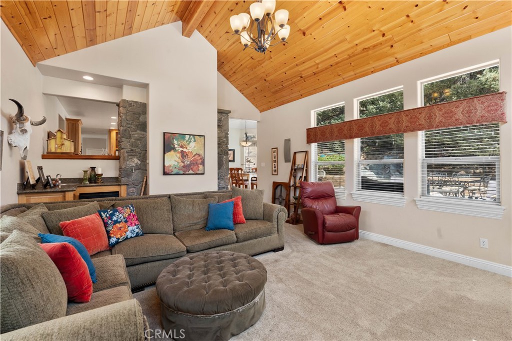 2473 Interlaken Court Property Photo 24