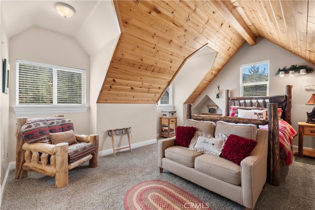 2473 Interlaken Court Property Photo 34