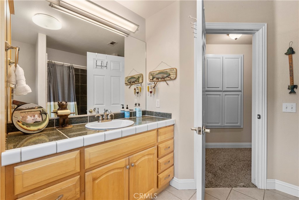 2473 Interlaken Court Property Photo 35