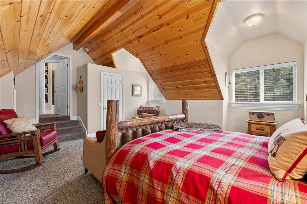 2473 Interlaken Court Property Photo 42
