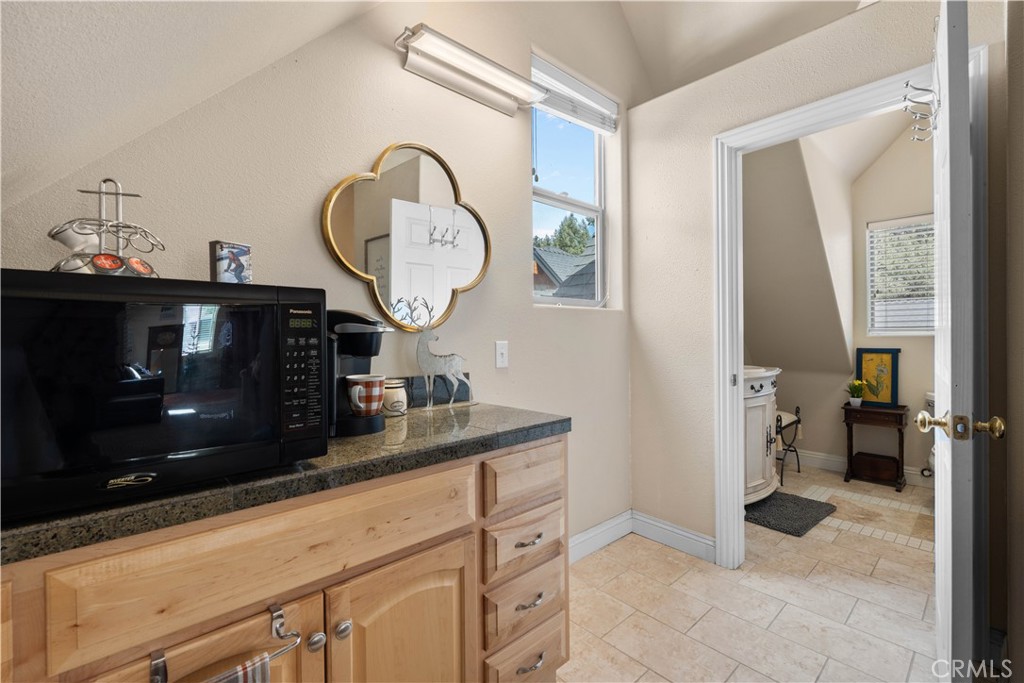 2473 Interlaken Court Property Photo 59
