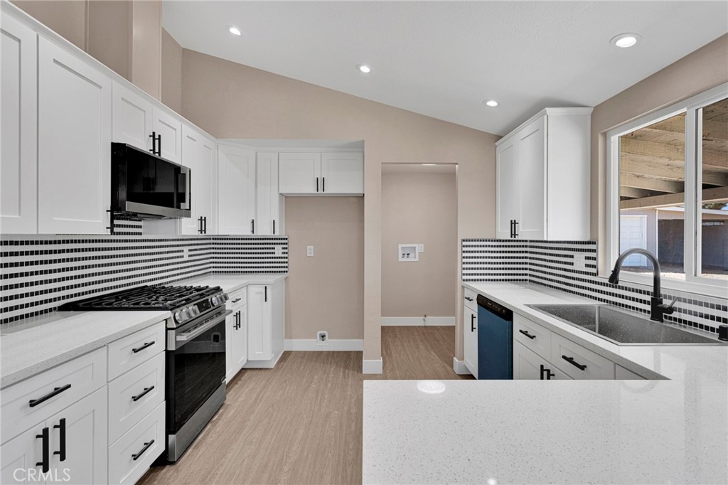 9283 Atsina Property Photo 18