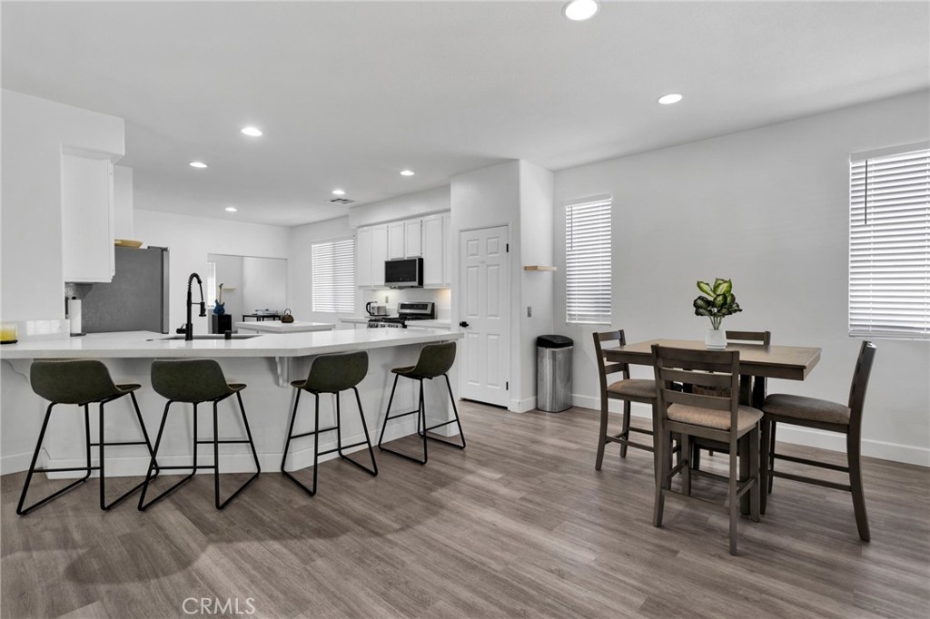 15033 Henderson Property Photo 8