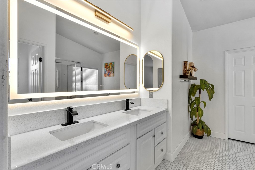 15033 Henderson Property Photo 30