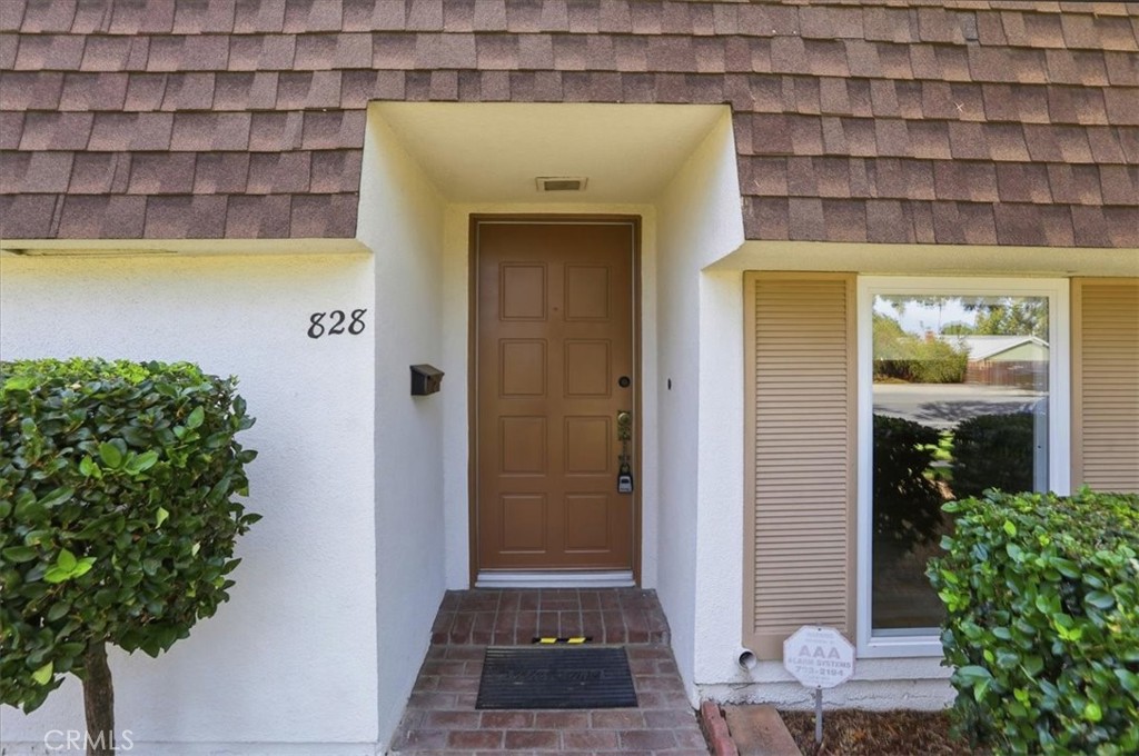 828 E Highland Avenue Property Photo 5