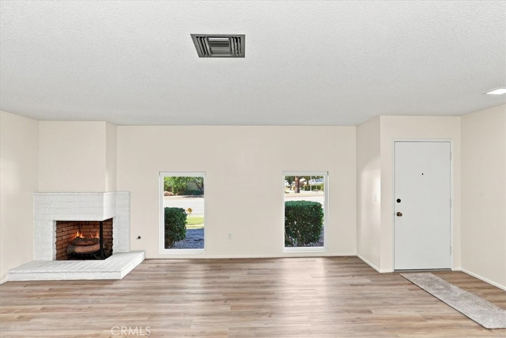 828 E Highland Avenue Property Photo 11