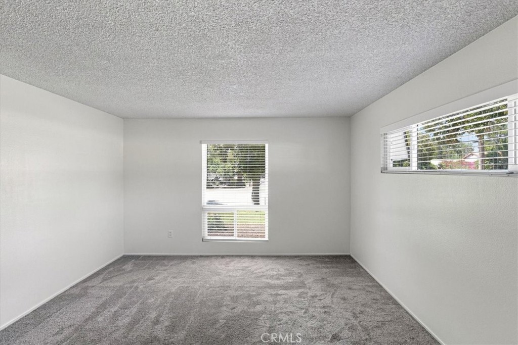 828 E Highland Avenue Property Photo 27