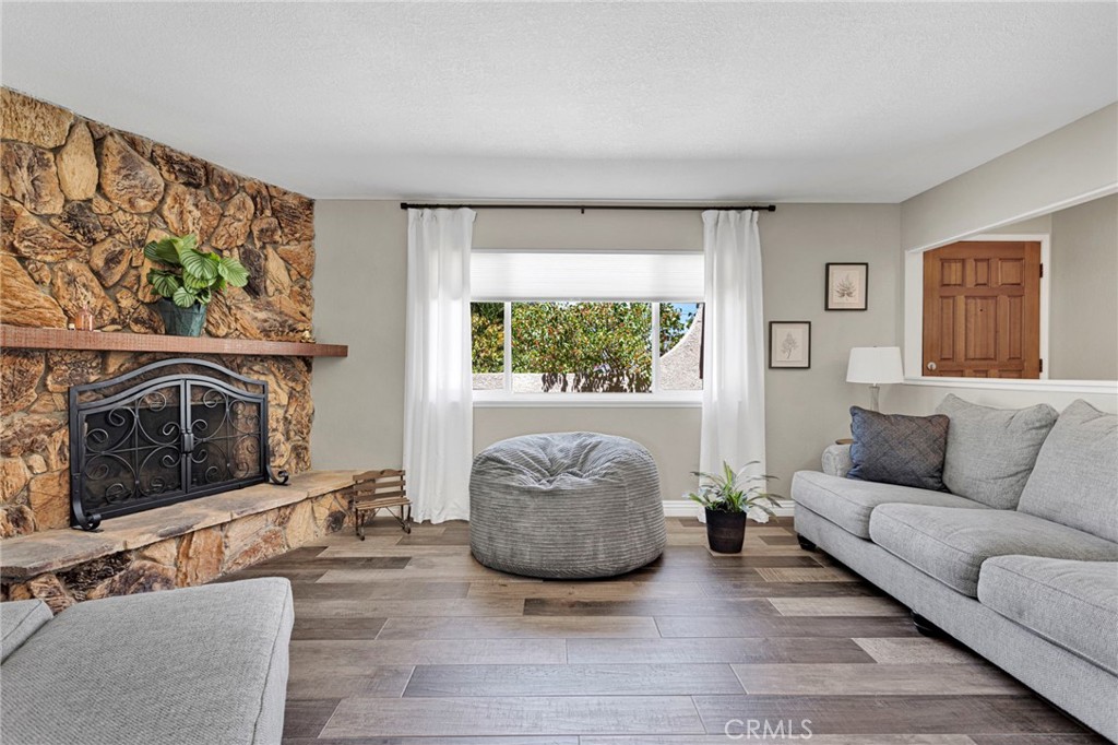 14941 Walnut Street Property Photo 3