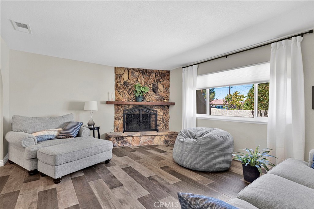 14941 Walnut Street Property Photo 5
