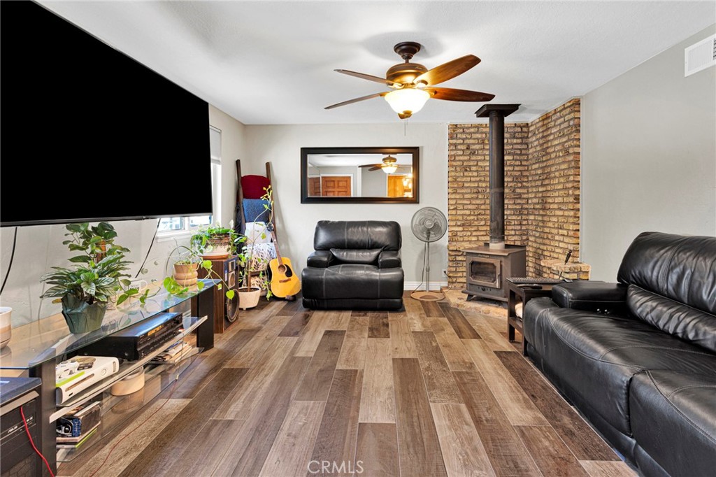 14941 Walnut Street Property Photo 15