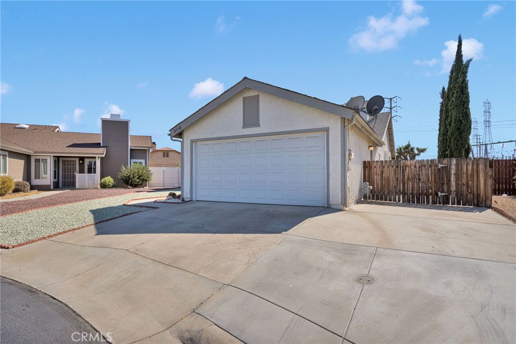 9104 Aspenwood Property Photo 2