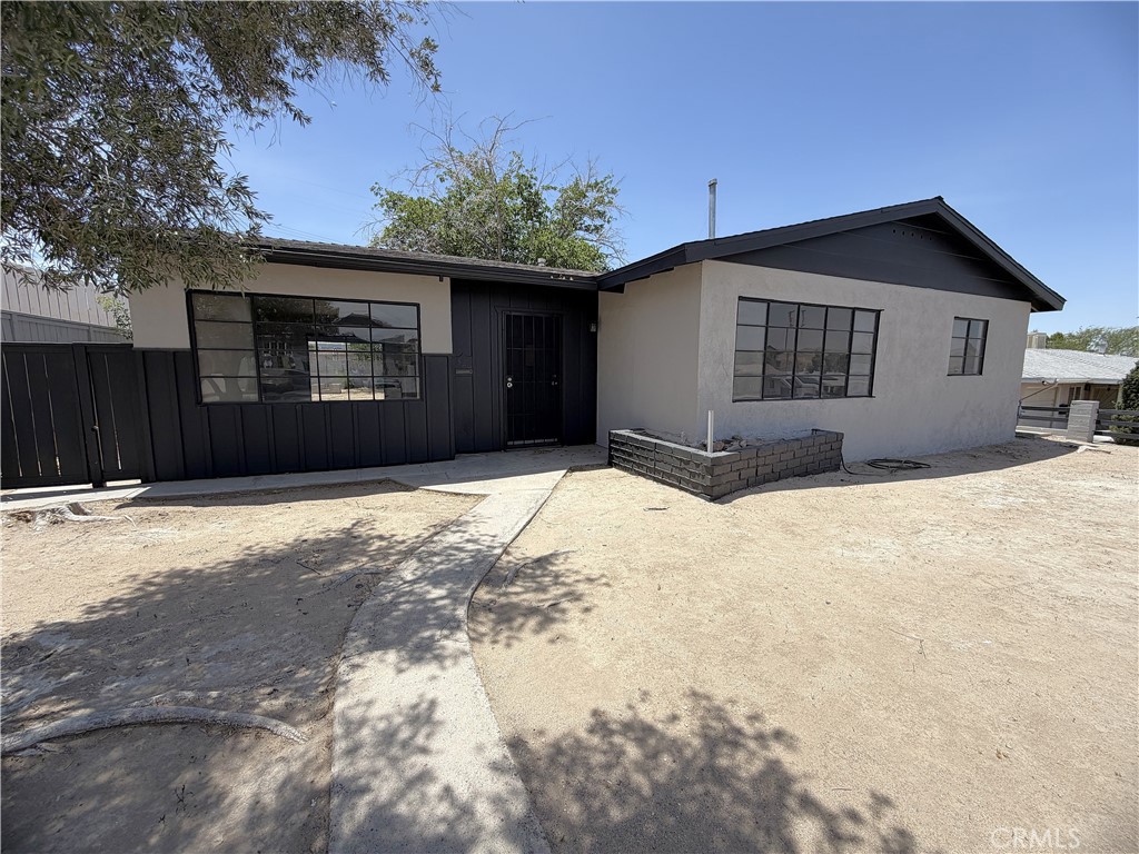 320 Frances Property Photo 1